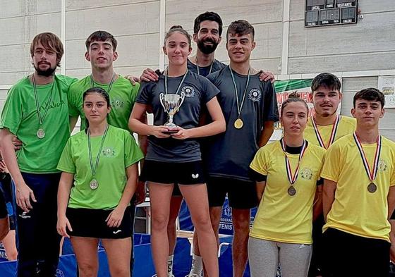 El equipo granadino coronó el podio tanto en sub-21 como en sénior.