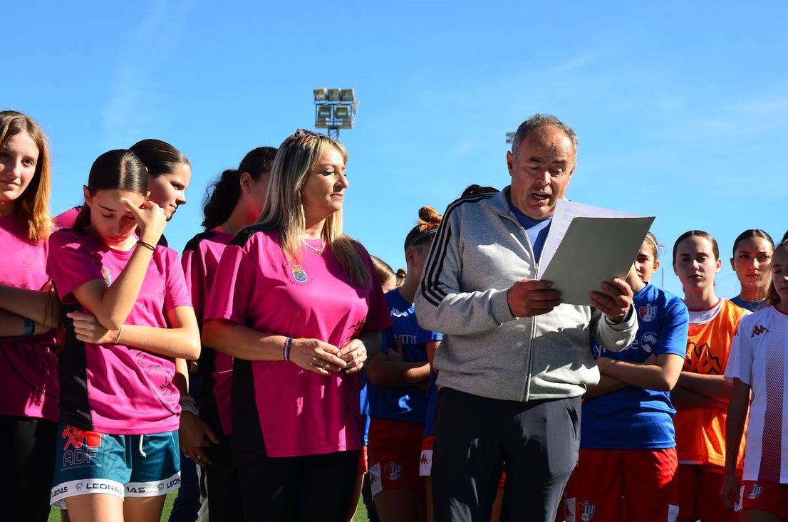 Fútbol femenino contra la violencia de género