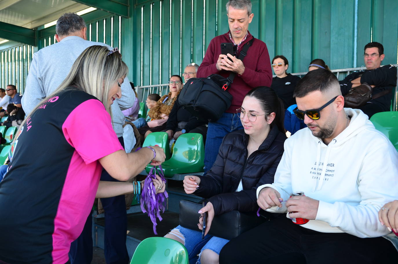 Fútbol femenino contra la violencia de género