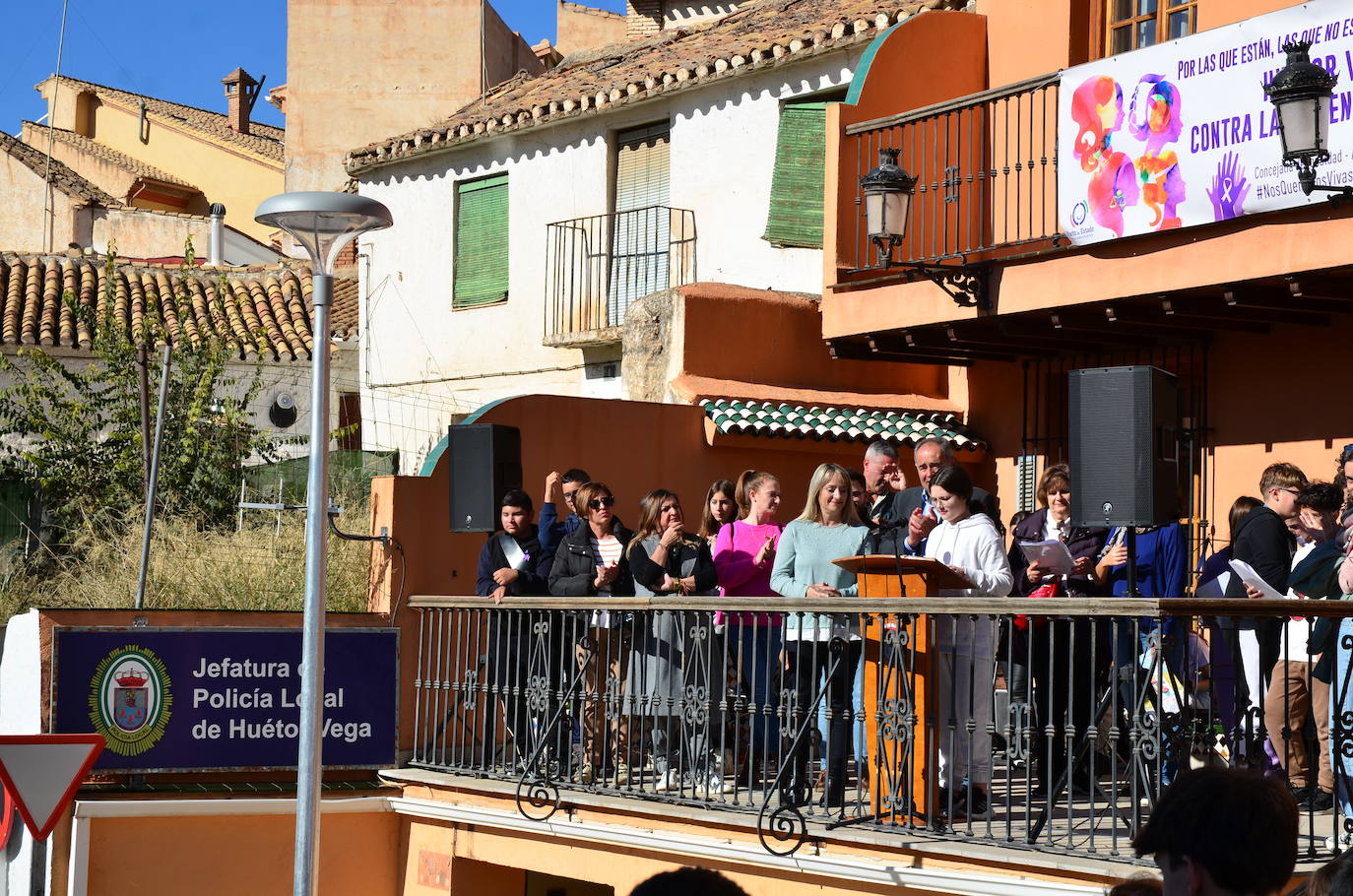 La juventud toma la voz en Huétor Vega por el 25N