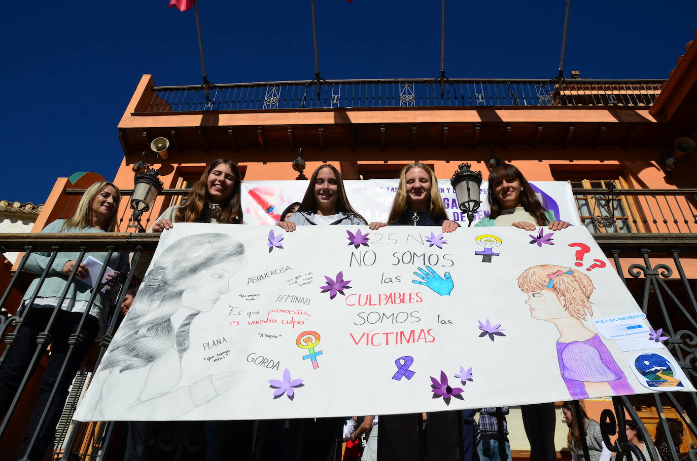 La juventud toma la voz en Huétor Vega por el 25N