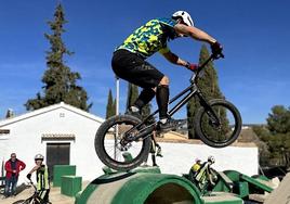 El piloto hueteño Raúl Herrera, gran conocedor de estas instalaciones, conquistó la categoría más exigente.