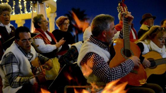 Fiesta de villancicos y panderetas en Huétor Vega