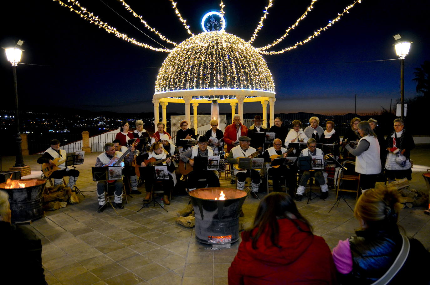 Fiesta de villancicos y panderetas en Huétor Vega