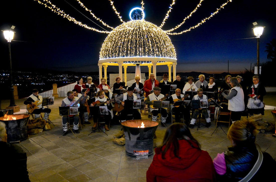 Fiesta de villancicos y panderetas en Huétor Vega