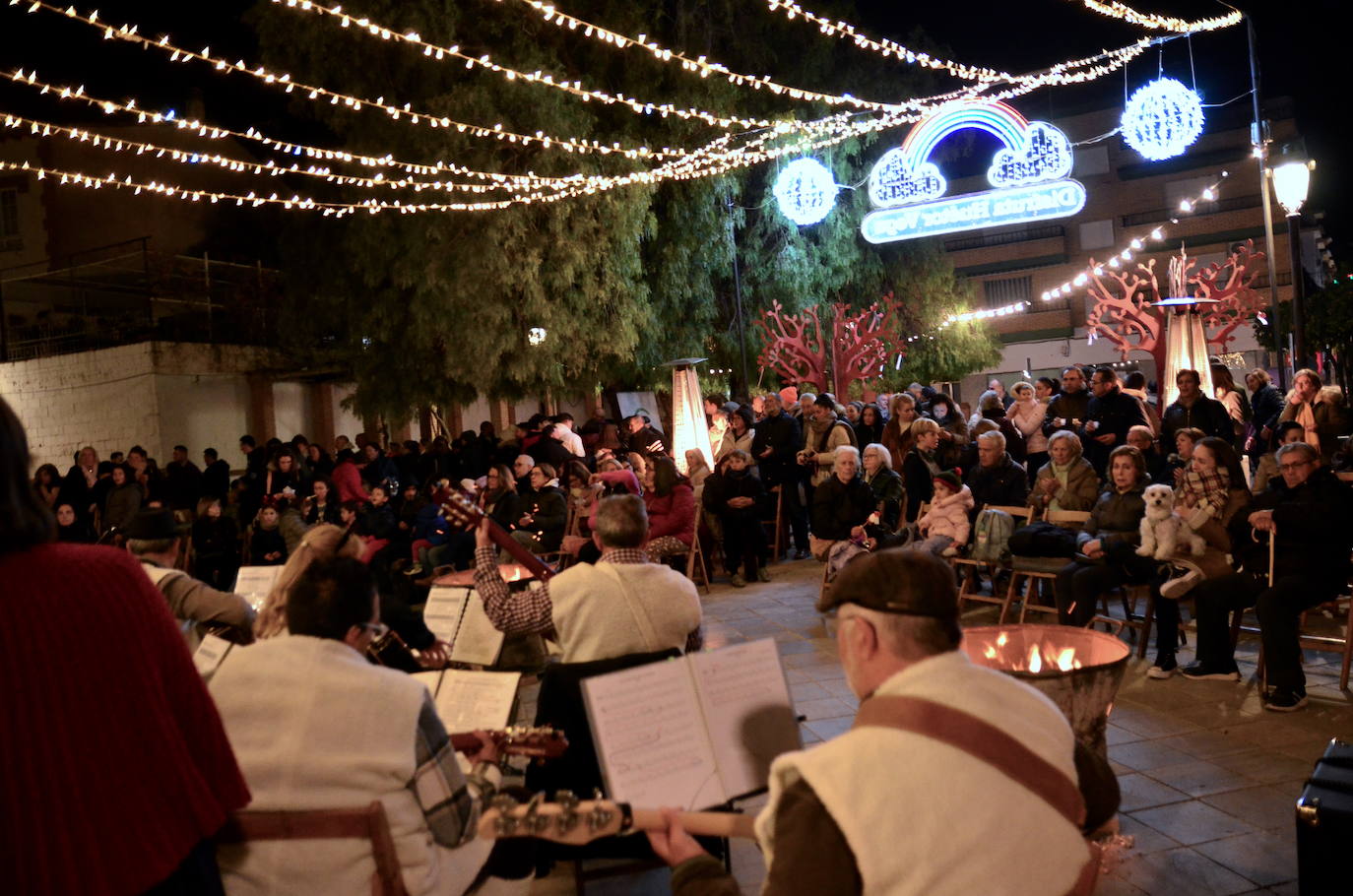 Fiesta de villancicos y panderetas en Huétor Vega