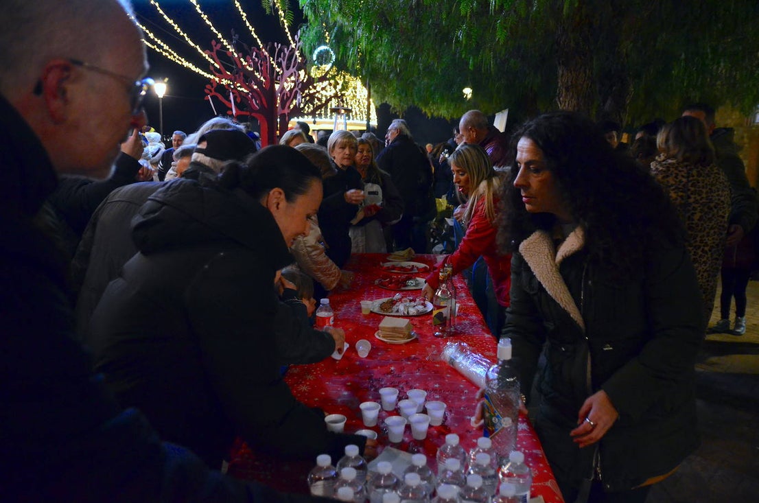 Fiesta de villancicos y panderetas en Huétor Vega