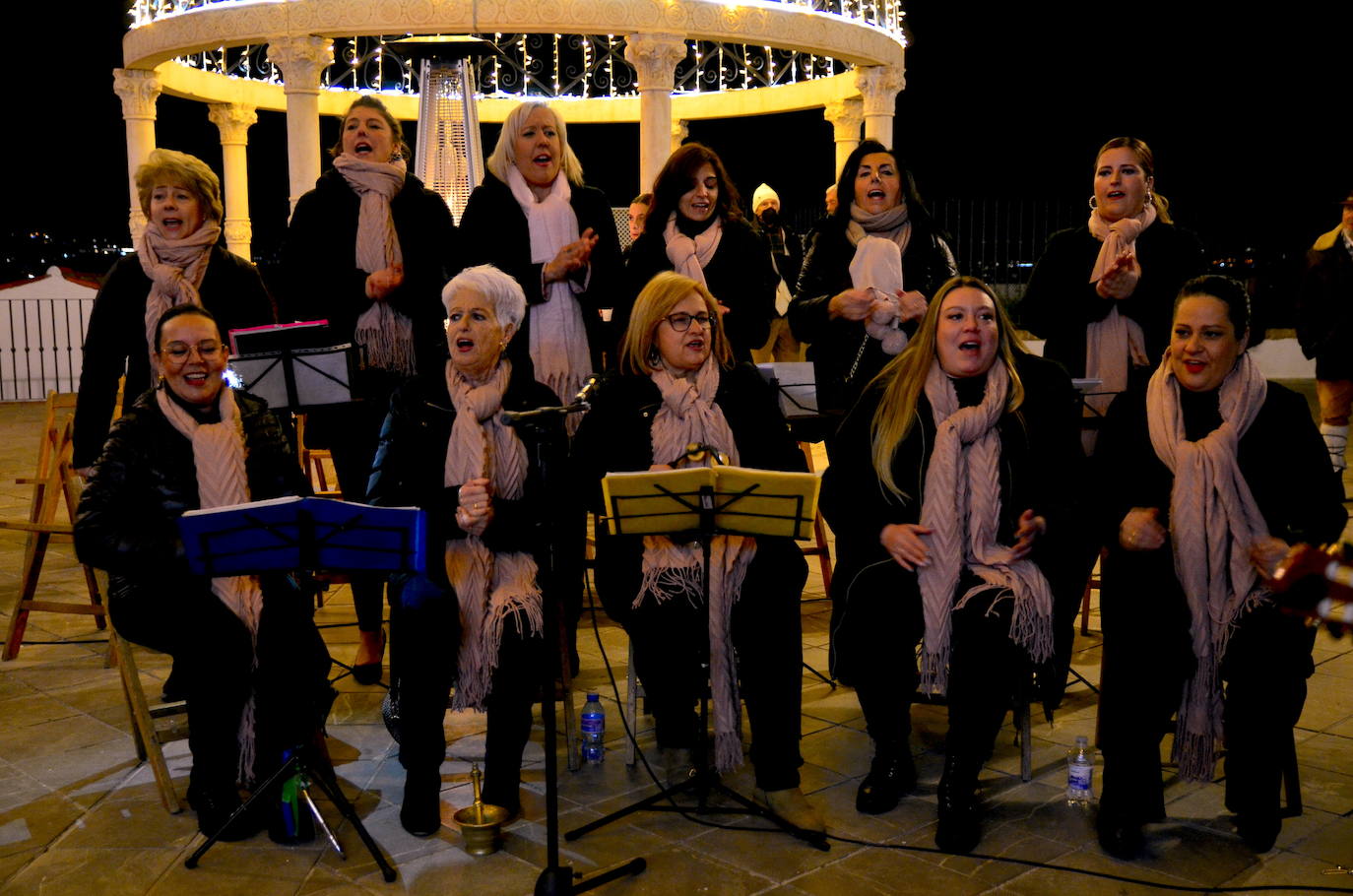 Fiesta de villancicos y panderetas en Huétor Vega