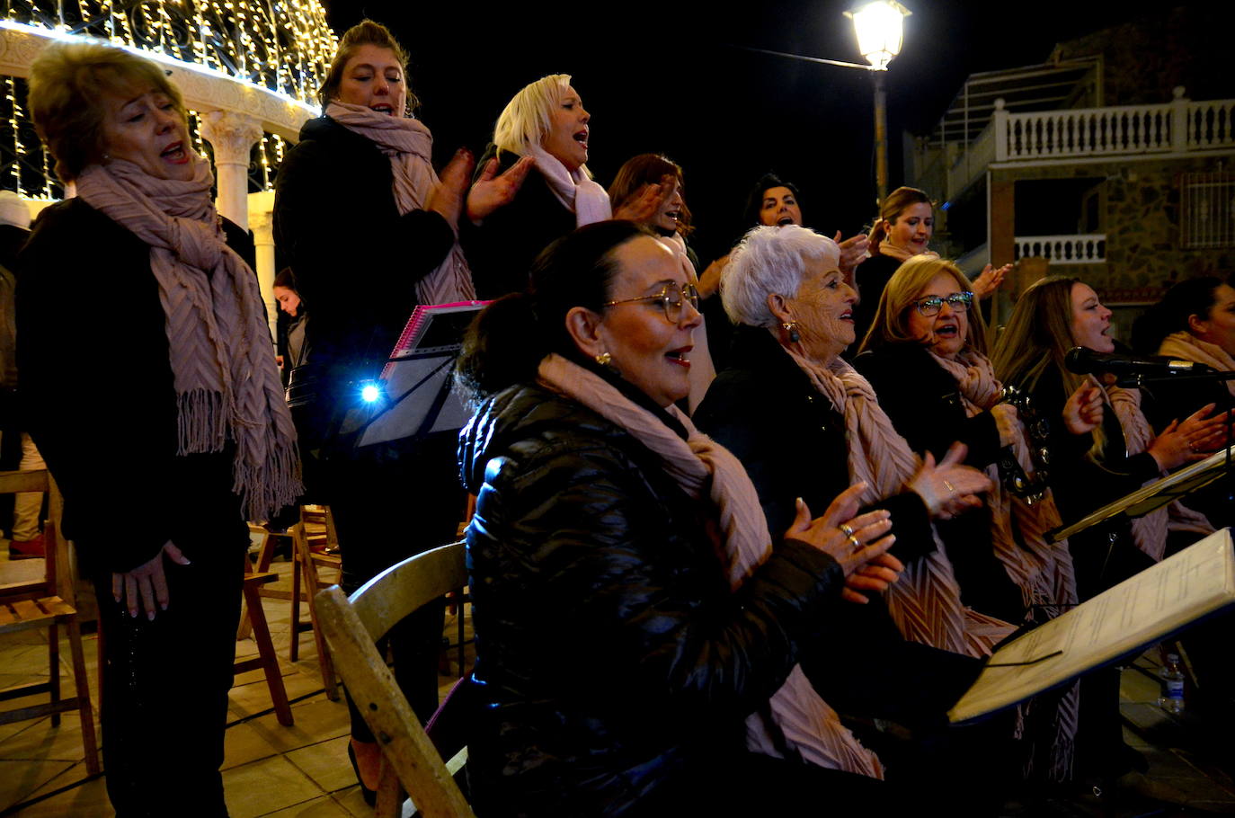 Fiesta de villancicos y panderetas en Huétor Vega