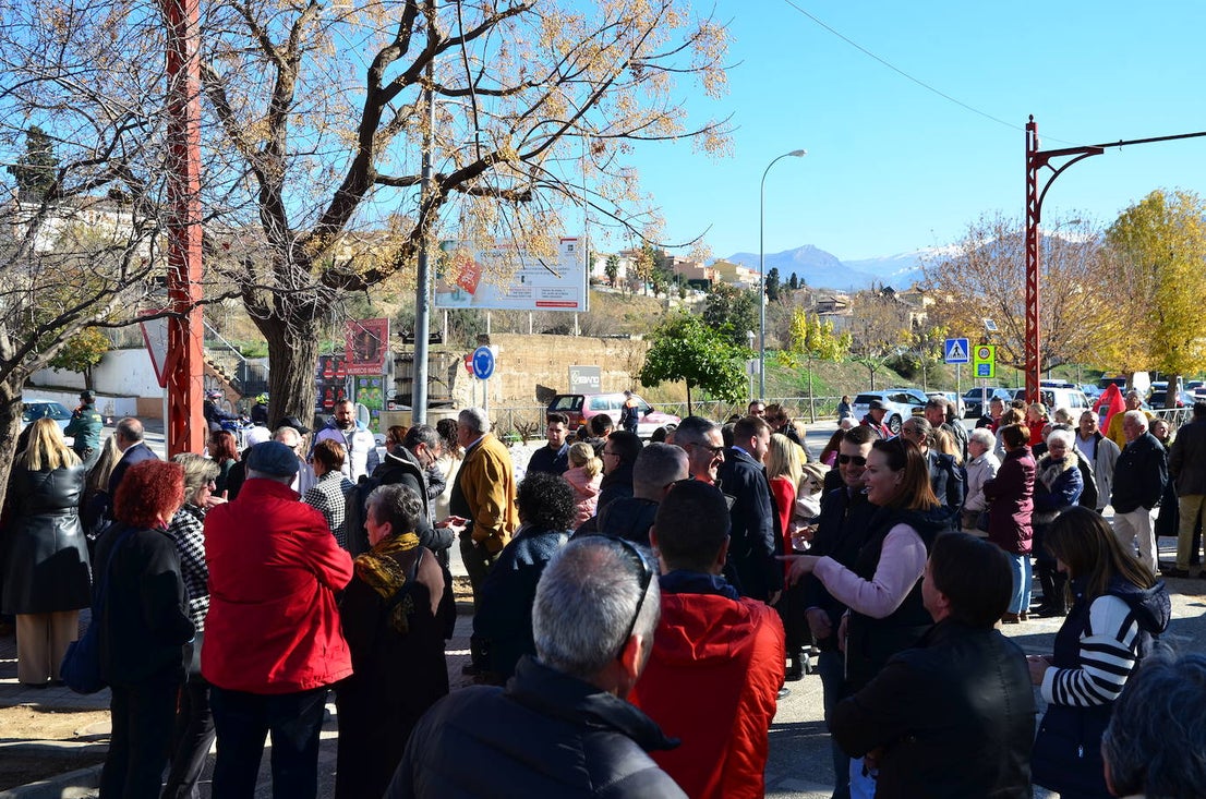 Huétor Vega inaugura el Mirador de la Vega Alcalde Mariano Molina del Paso