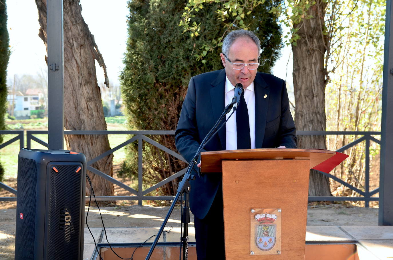 Huétor Vega inaugura el Mirador de la Vega Alcalde Mariano Molina del Paso