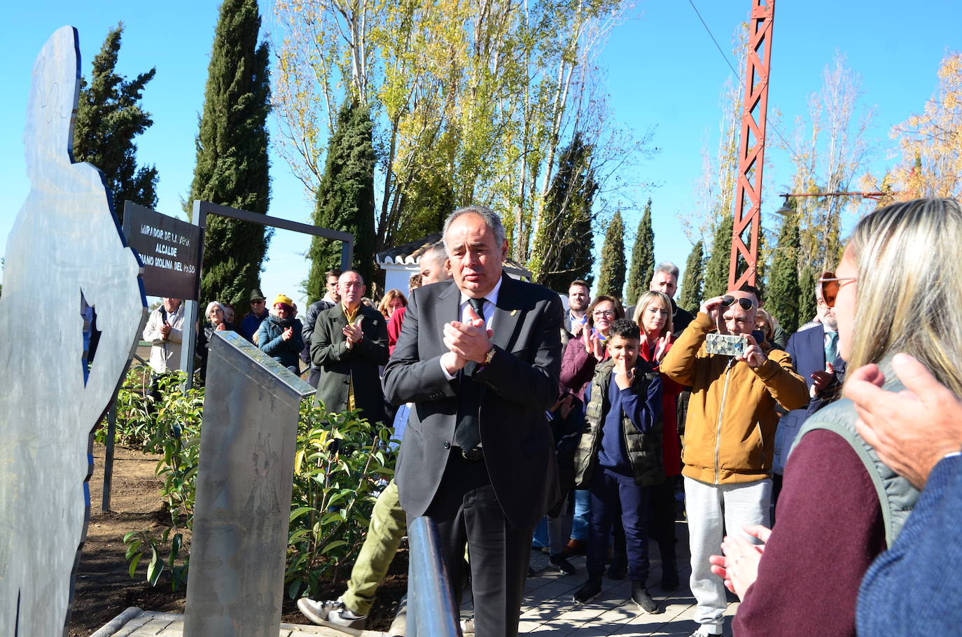 Huétor Vega inaugura el Mirador de la Vega Alcalde Mariano Molina del Paso