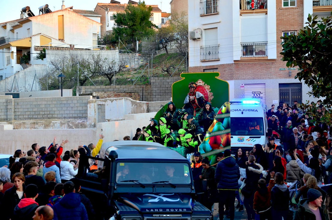 La Cabalgata de Huétor Vega, a su paso por la Plaza del Mentidero.