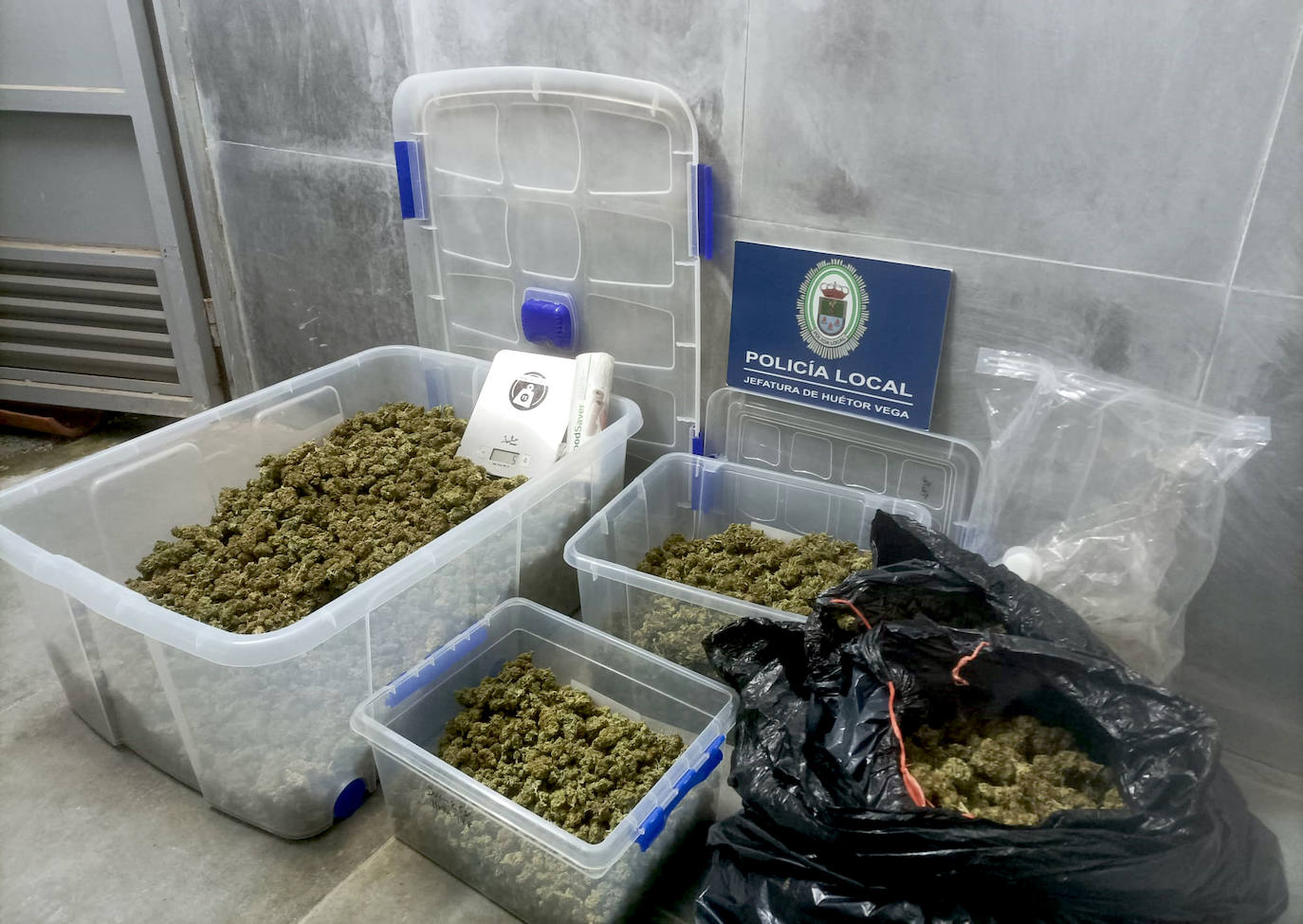 La marihuana hallada podría alcanzar un valor de 18.000 euros en el mercado.