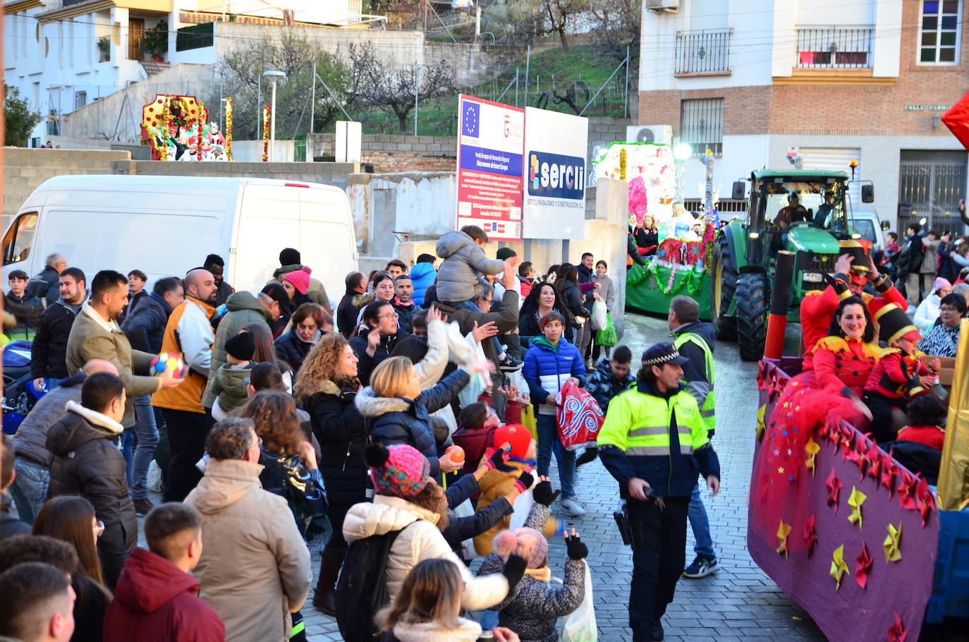 La cabalgata de Huétor Vega supera al frío y la lluvia