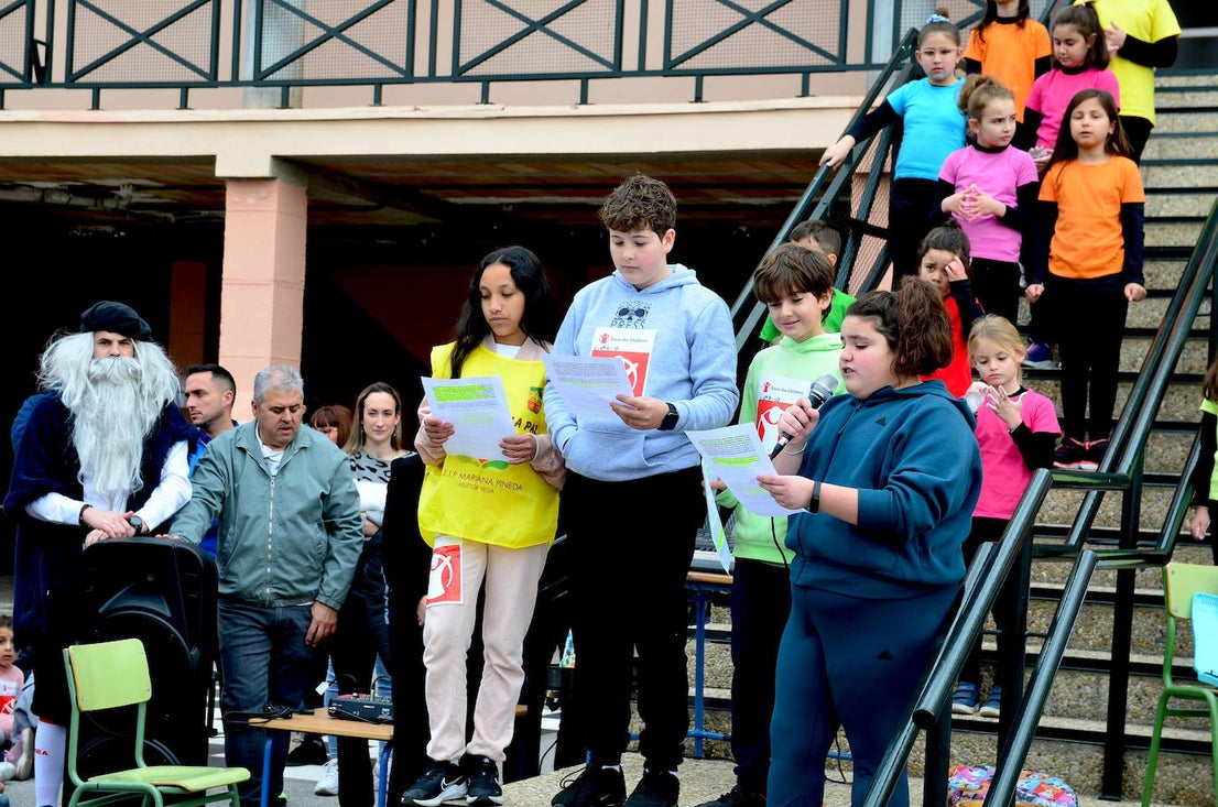 La comunidad educativa de Huétor Vega sueña con la paz