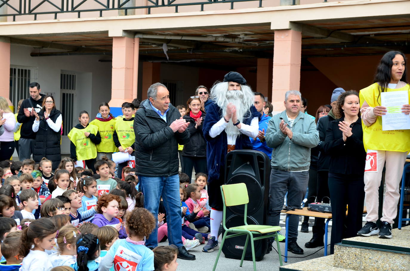 La comunidad educativa de Huétor Vega sueña con la paz