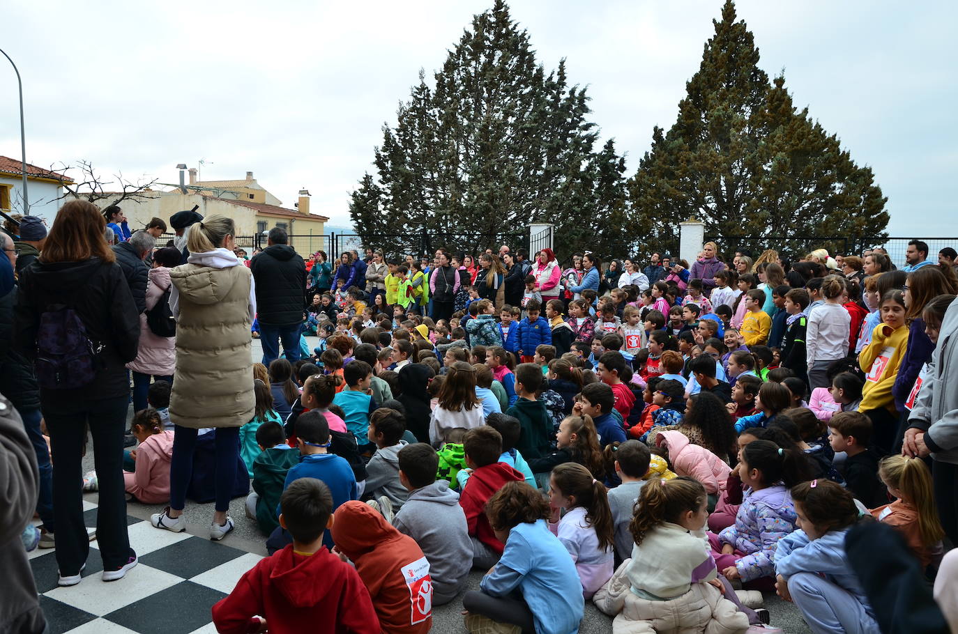 La comunidad educativa de Huétor Vega sueña con la paz