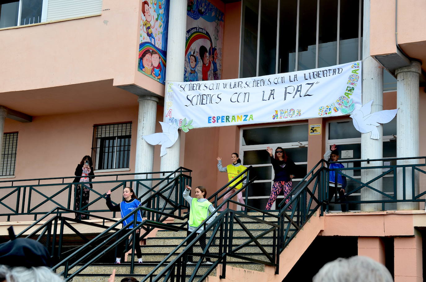 La comunidad educativa de Huétor Vega sueña con la paz