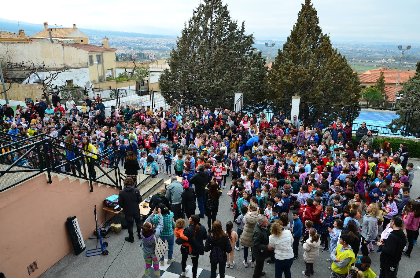 La comunidad educativa de Huétor Vega sueña con la paz