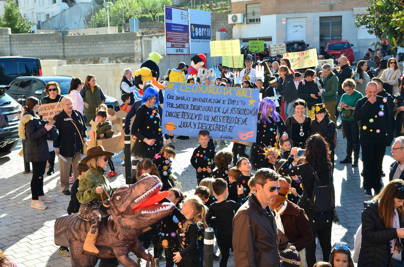 Encuéntrate en el pasacalles del carnaval de Huétor Vega