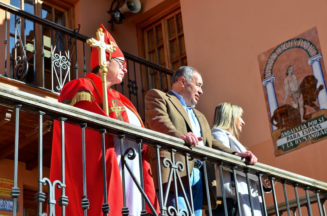 Encuéntrate en el pasacalles del carnaval de Huétor Vega