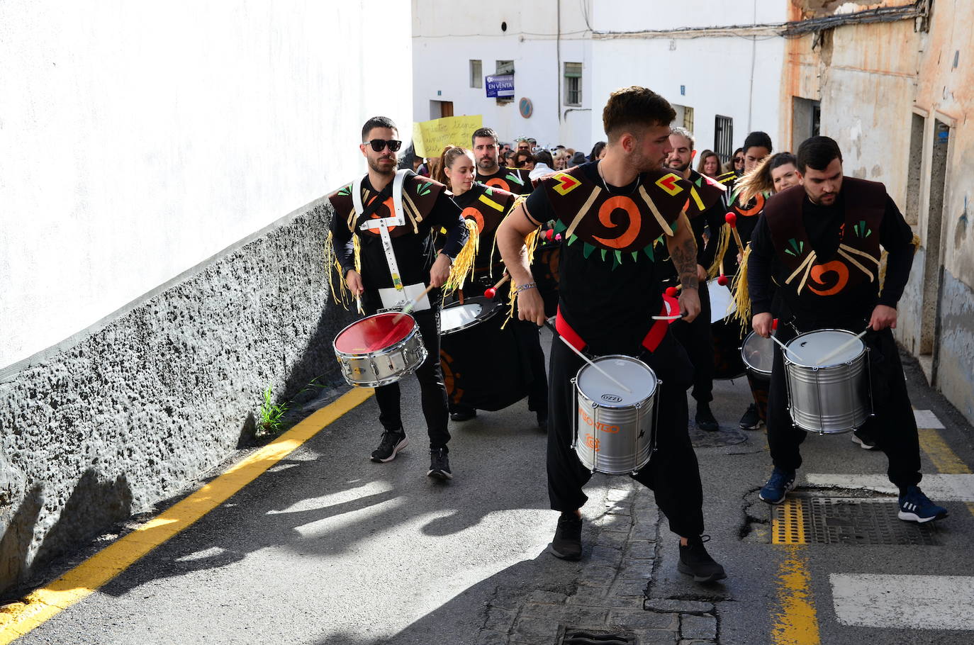 Encuéntrate en el pasacalles del carnaval de Huétor Vega