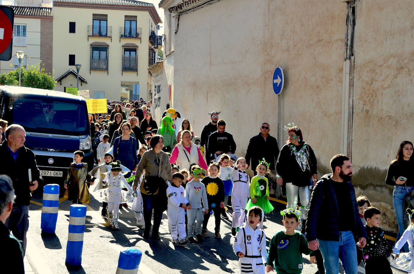 Encuéntrate en el pasacalles del carnaval de Huétor Vega