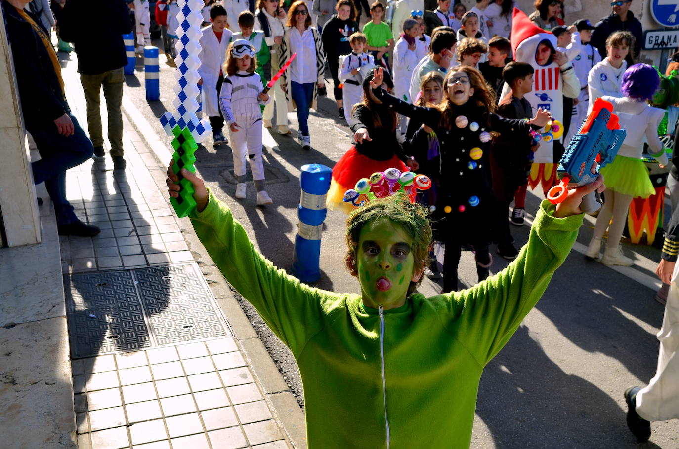 Encuéntrate en el pasacalles del carnaval de Huétor Vega