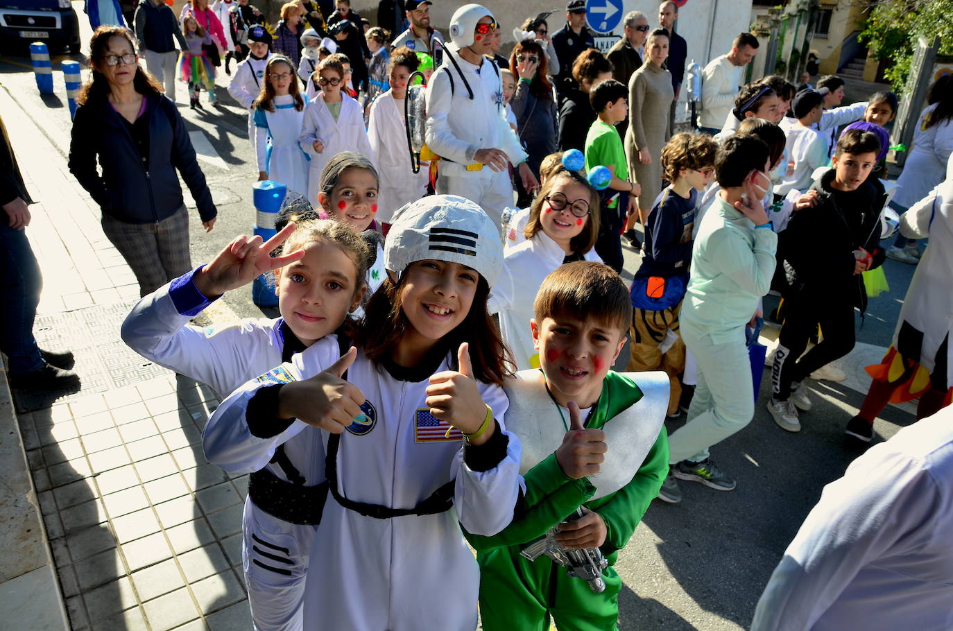 Encuéntrate en el pasacalles del carnaval de Huétor Vega
