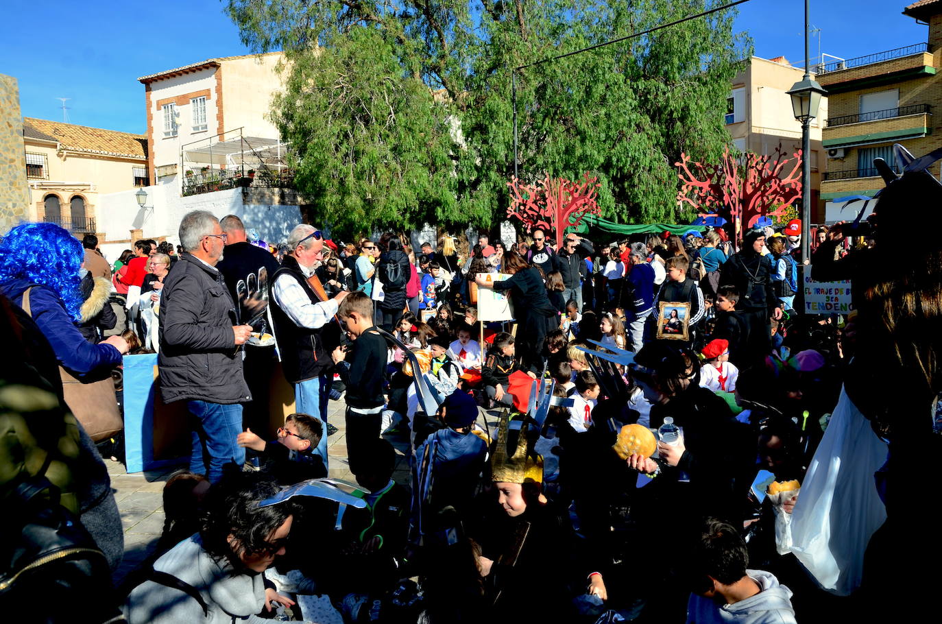 Encuéntrate en el pasacalles del carnaval de Huétor Vega