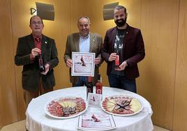 Rafael Márquez, Mario del Paso y Jesús Fernández, en la presentación del evento gastronómico.