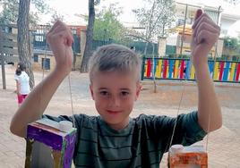 Taller de comederos de aves en Huétor Vega.