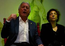 El veterano cantaor Curro Andrés, en la peña La Parra Flamenca de Huétor Vega.