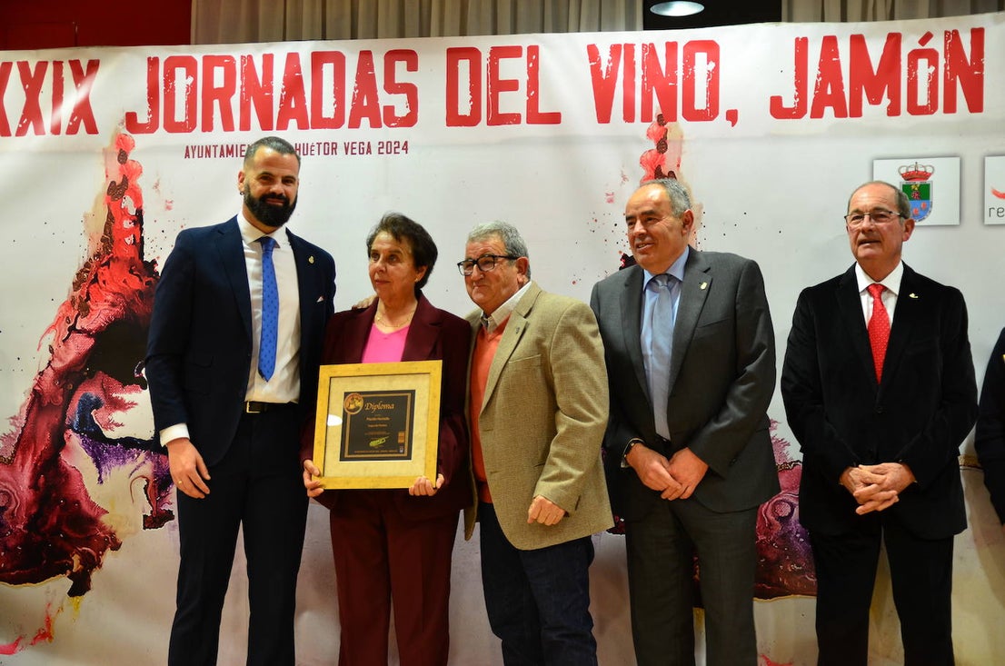 Entrega de premios de los certámenes de vinos en Huétor Vega