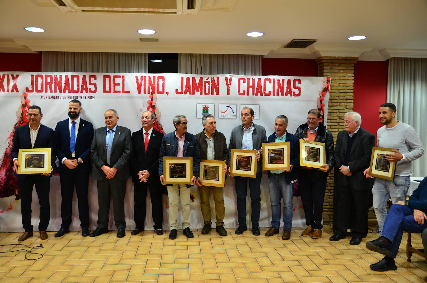 Entrega de premios de los certámenes de vinos en Huétor Vega