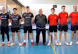 El CD Huétor Vega, a la izquierda.