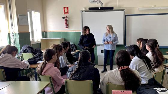 La concejalía de Igualdad ofrece talleres sobre violencia de género en el IES Los Neveros