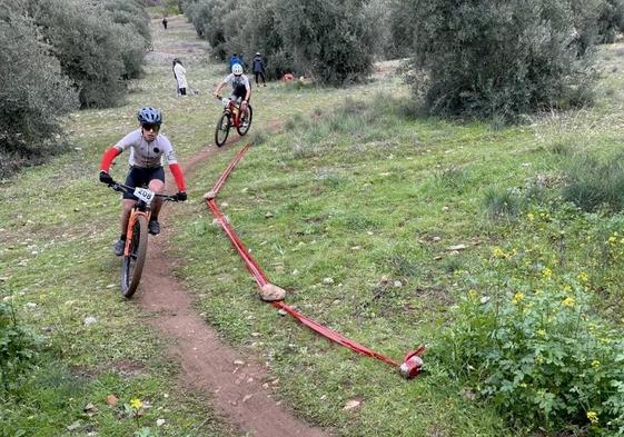 Bonito espectáculo sobre un trazado muy exigente de 4,11 kilómetros en Huétor Vega.