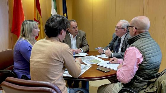 Huétor Vega propone al delegado de Fomento diversas mejoras para el municipio