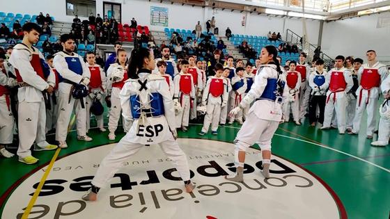 Huétor Vega reúne a doscientos deportistas en su concentración abierta de combate