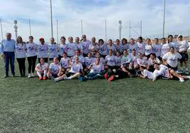 El fútbol femenino muestra su lado solidario en Huétor Vega