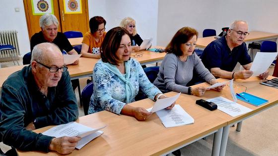 La Biblioteca Municipal de Huétor Vega recupera la poesía de autores locales
