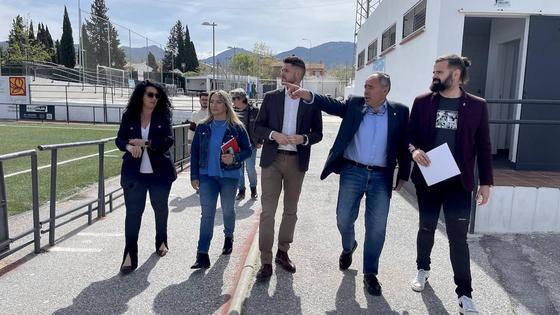 Huétor Vega recibe al diputado de Deportes para estudiar mejoras en sus instalaciones