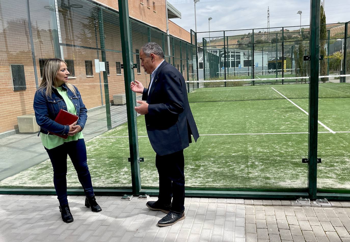 Las pistas de pádel ya están operativas.