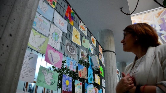 El arte postal grita por la paz en Huétor Vega