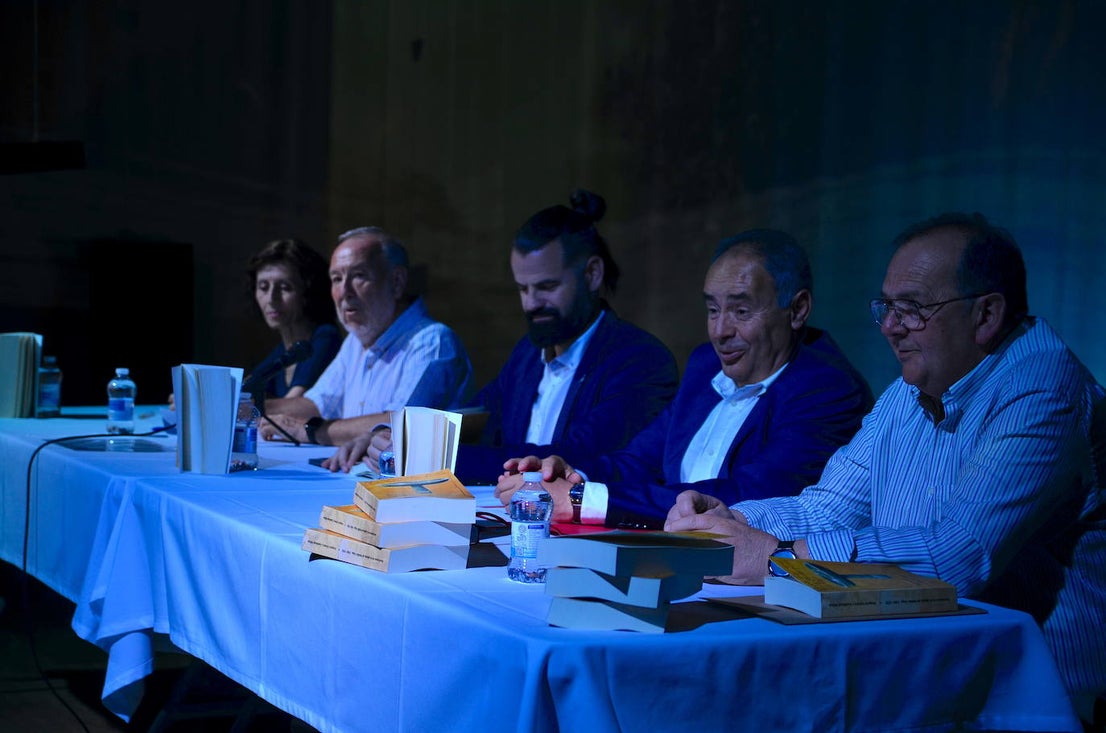 Presentación del libro 'Bautismos de la iglesia de Huétor Vega 1600-1920'