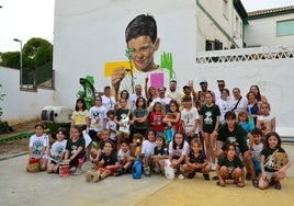 Un mural en Huétor Vega recuerda la importancia de «sembrar el futuro»