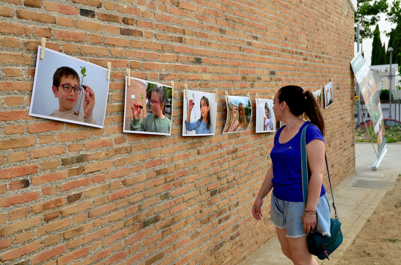 Un mural en Huétor Vega recuerda la importancia de «sembrar el futuro»