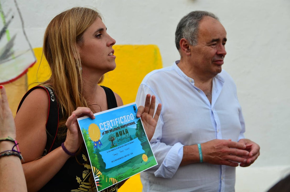 Un mural en Huétor Vega recuerda la importancia de «sembrar el futuro»